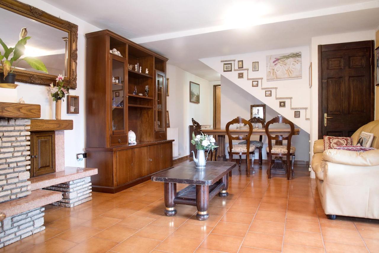 Casa Flora Apartment Porto Ceresio Luaran gambar