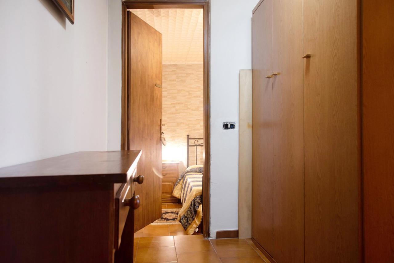 Casa Flora Apartment Porto Ceresio Luaran gambar