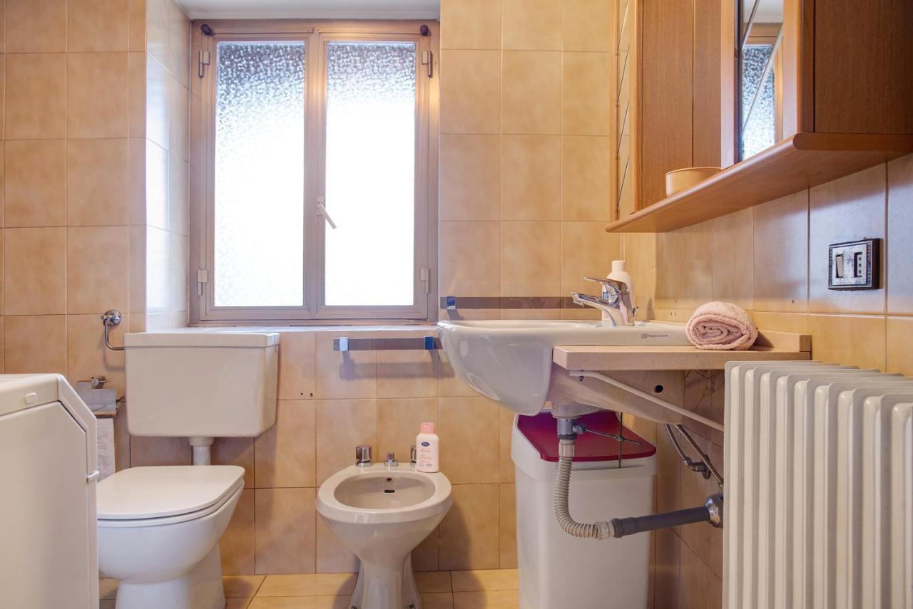 Casa Flora Apartment Porto Ceresio Luaran gambar